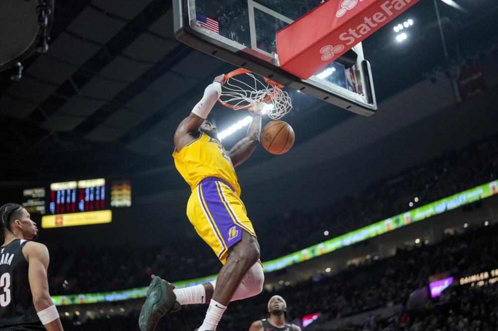 边路突击手 边路突击手