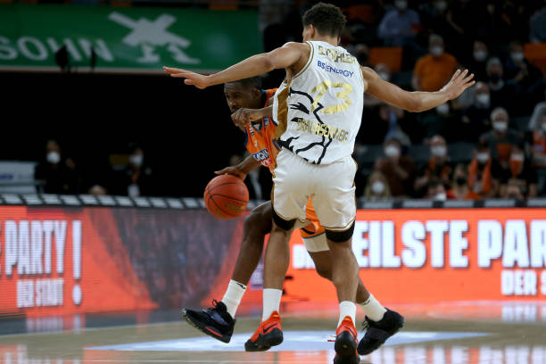 据英国媒体 据英国媒体