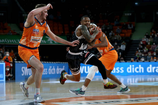 作为卫冕冠 作为卫冕冠